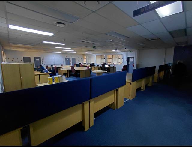 5,136M² OFFICE FOR SALE IN HALFWAY HOUSE